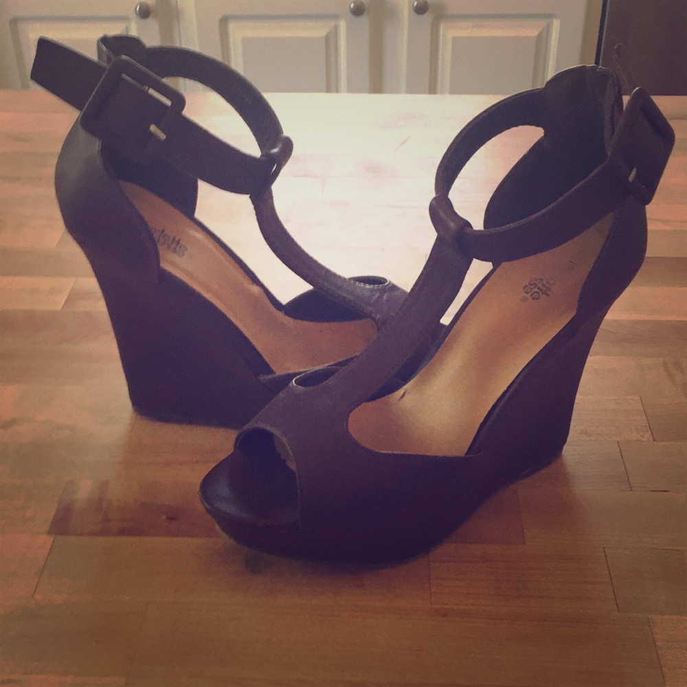 Brown Women’s Charlotte Russe Wedges